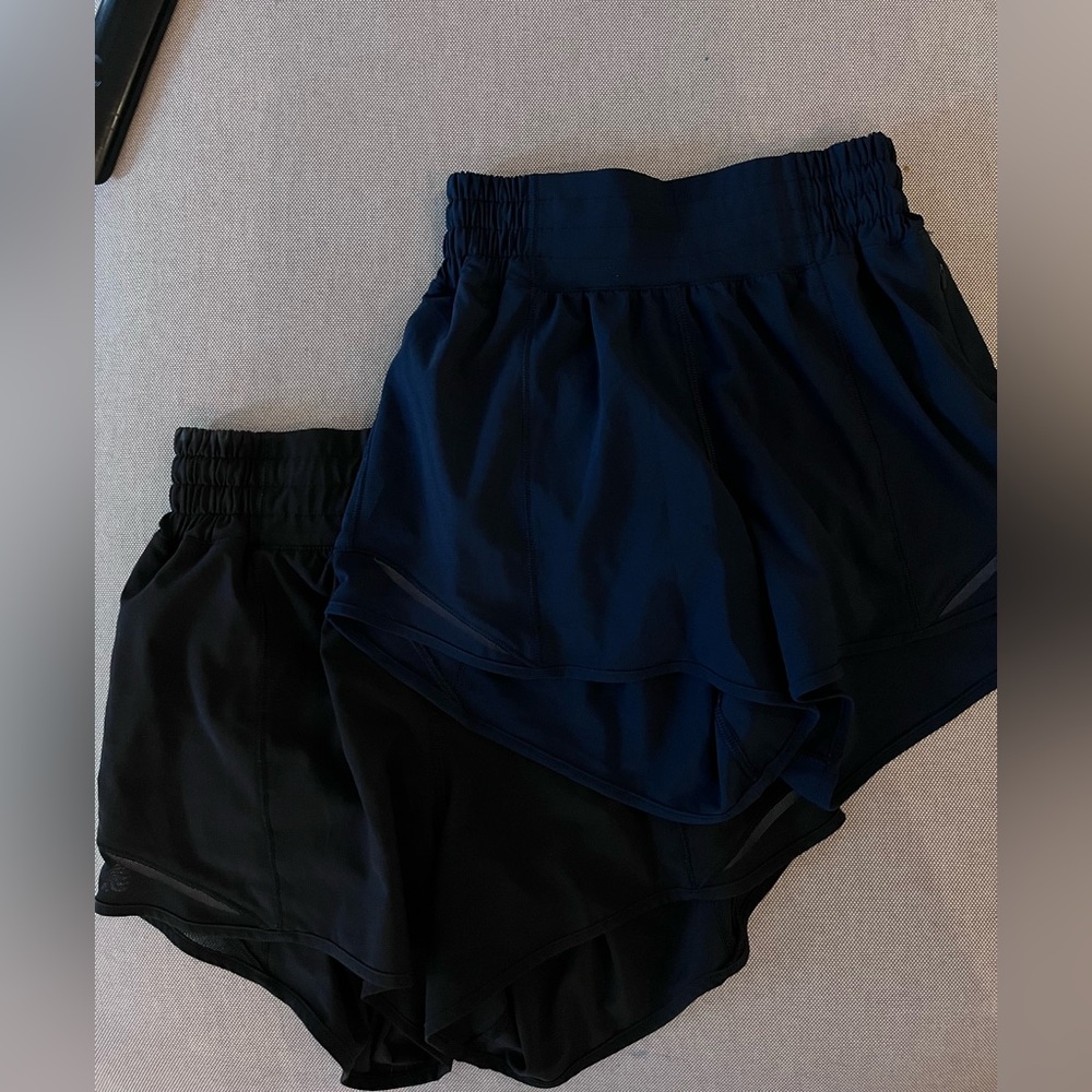 Lululemon Athletica Navy and Black high rise hotty hot 4 inch Athletic Shorts